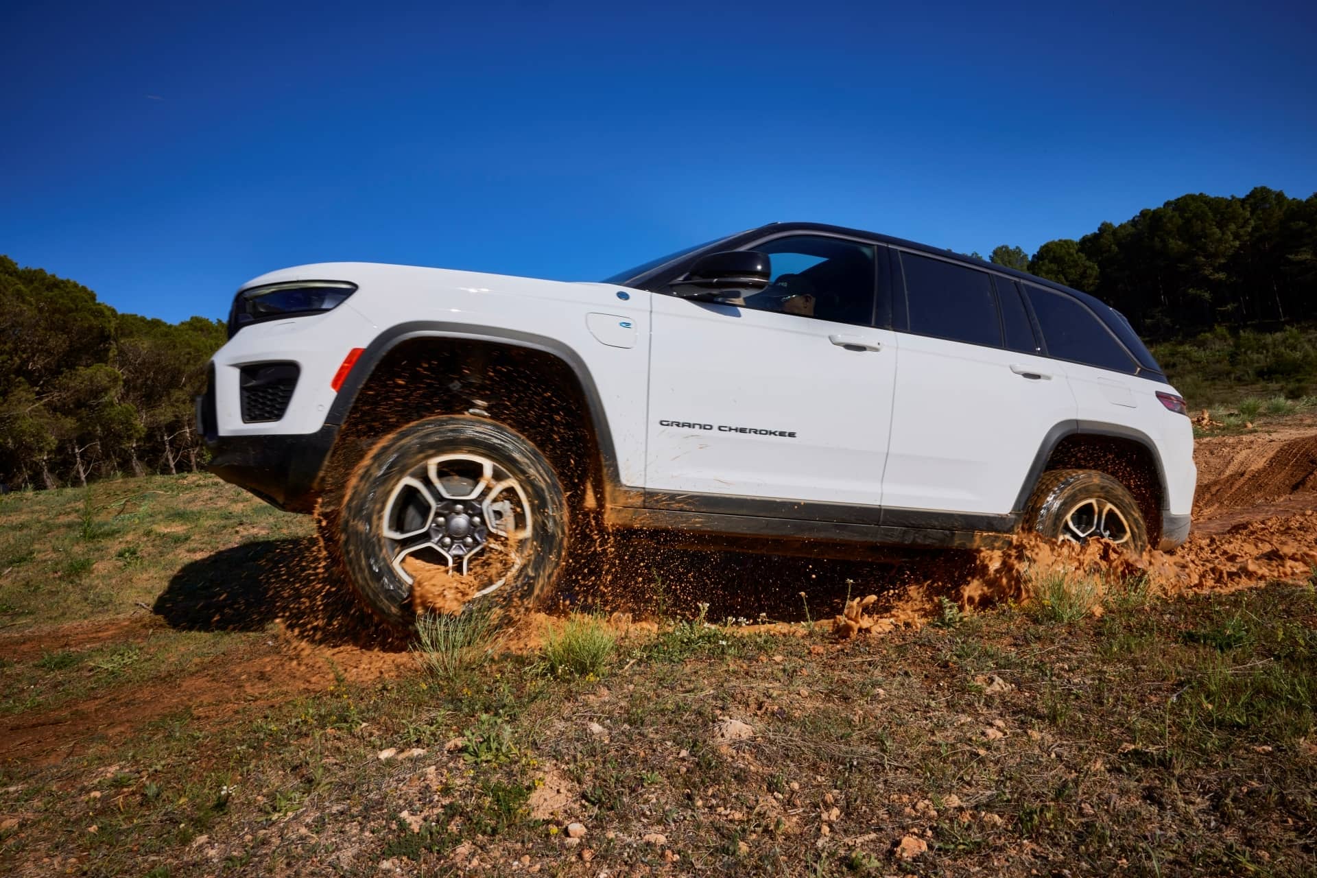 自動車 Jeep Grand Cherokee V8 & Land Cruiser 80 La mejor alternativa al Land Cruiser, el Grand Cherokee más