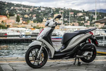 Piaggio Medley 125cc34