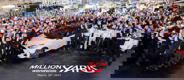 Toyota Yaris 25 Anos 4