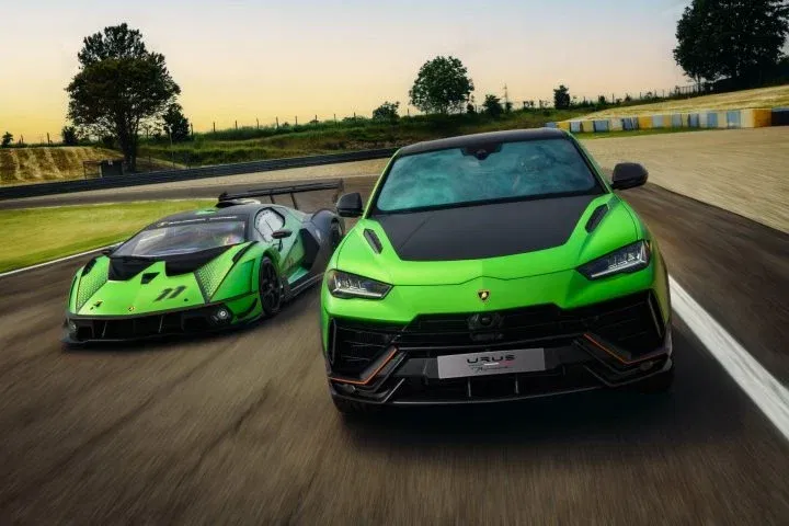 urus-performante-scv12-3-64650b1713c1d-720x480.webp