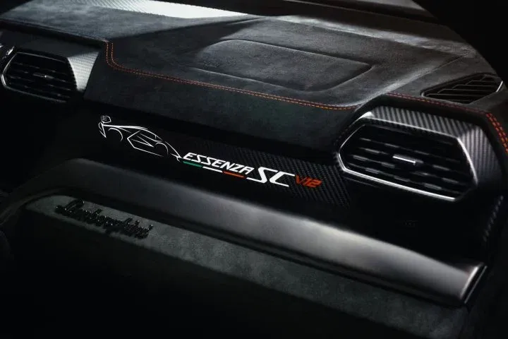 urus-performante-scv12-5-64650b2de1b09-720x480.webp
