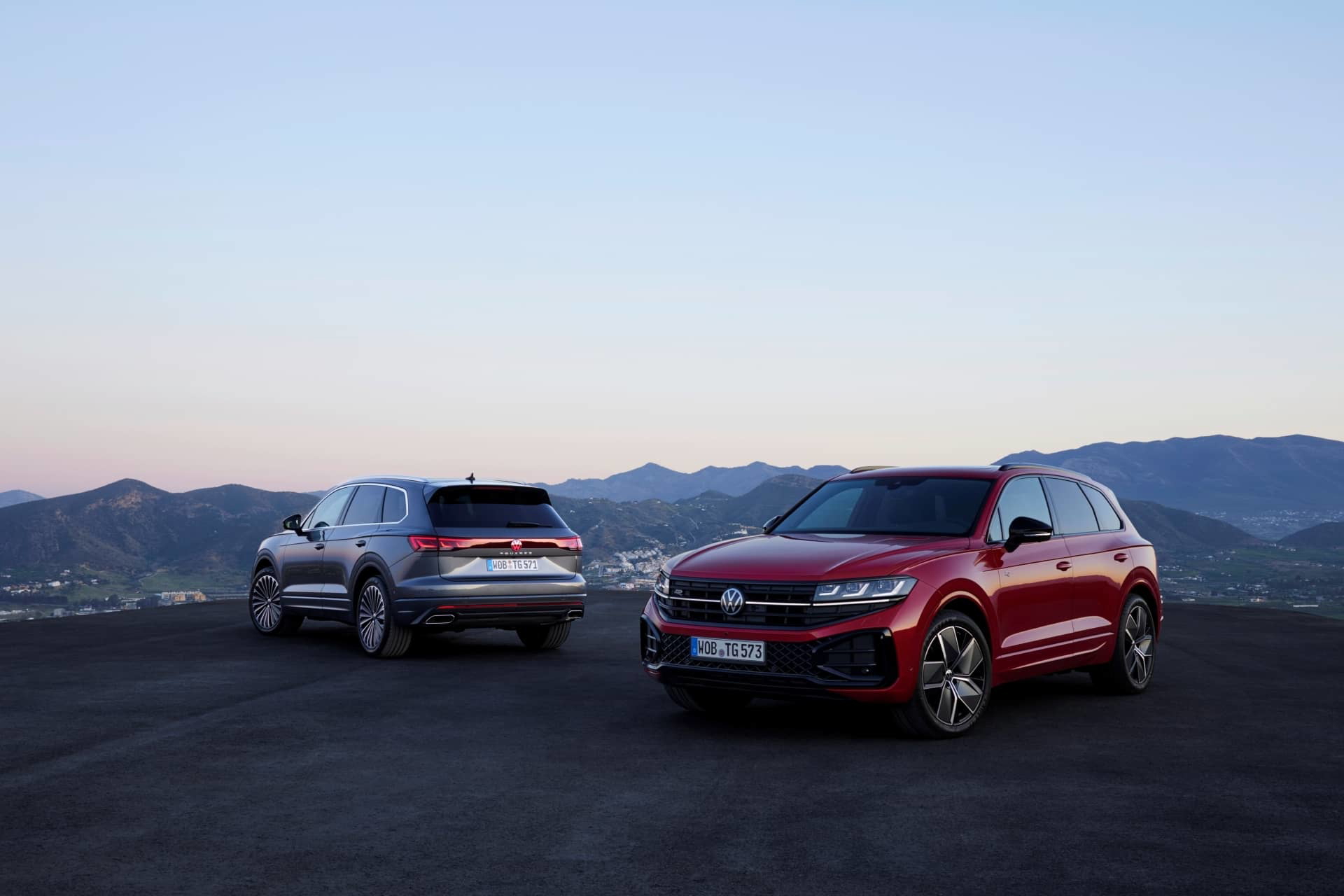Volkswagen Touareg Elegance And Touareg R Line