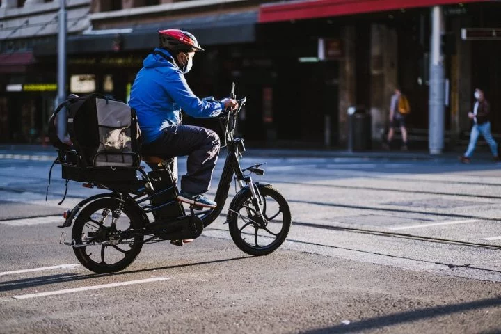 bicicleta-electrica-649b315e5da5d-720x480.webp