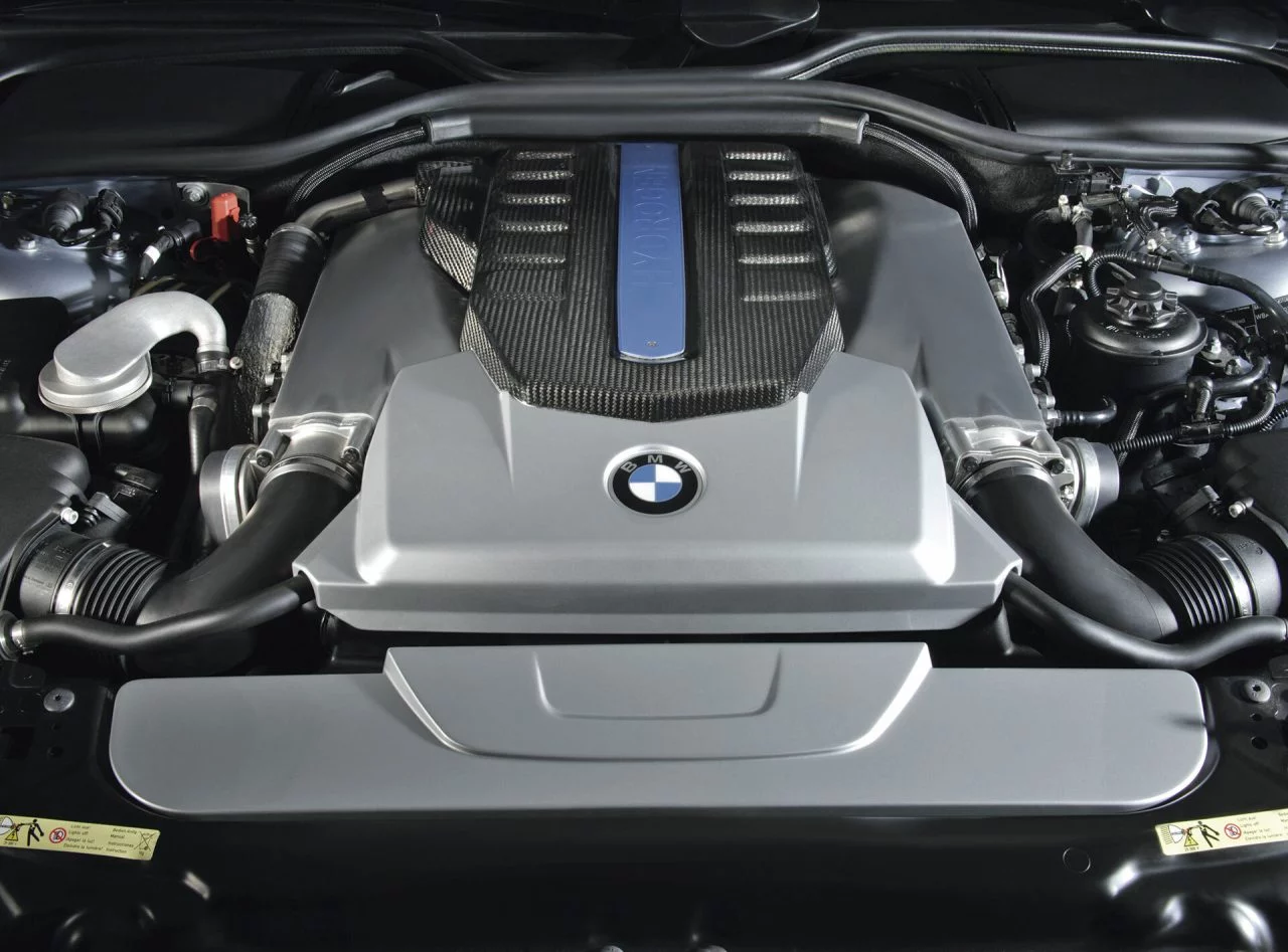 bmw-hydrogen-7-15-6492a5bd5592e-1280x947.webp
