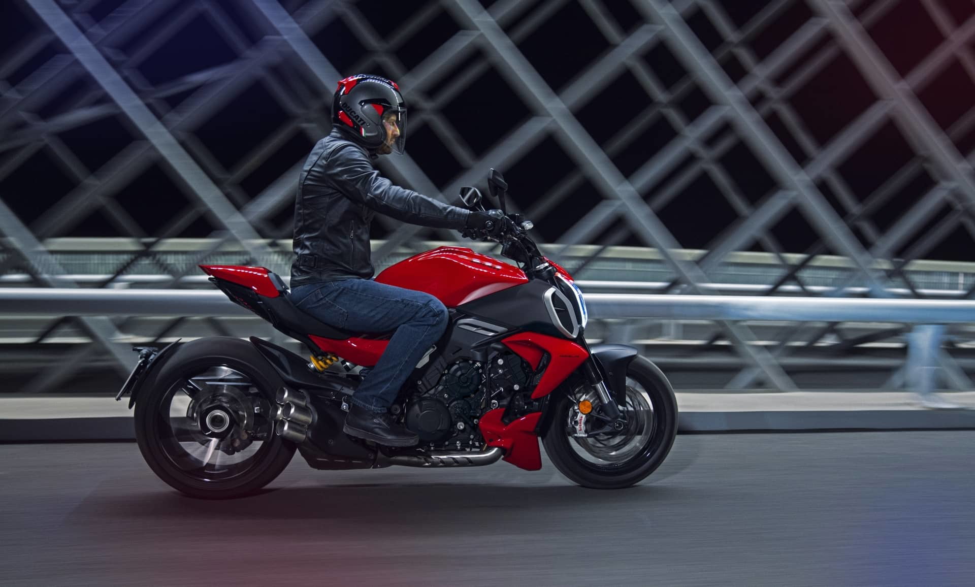 Ducati Diavel V4 2023 07