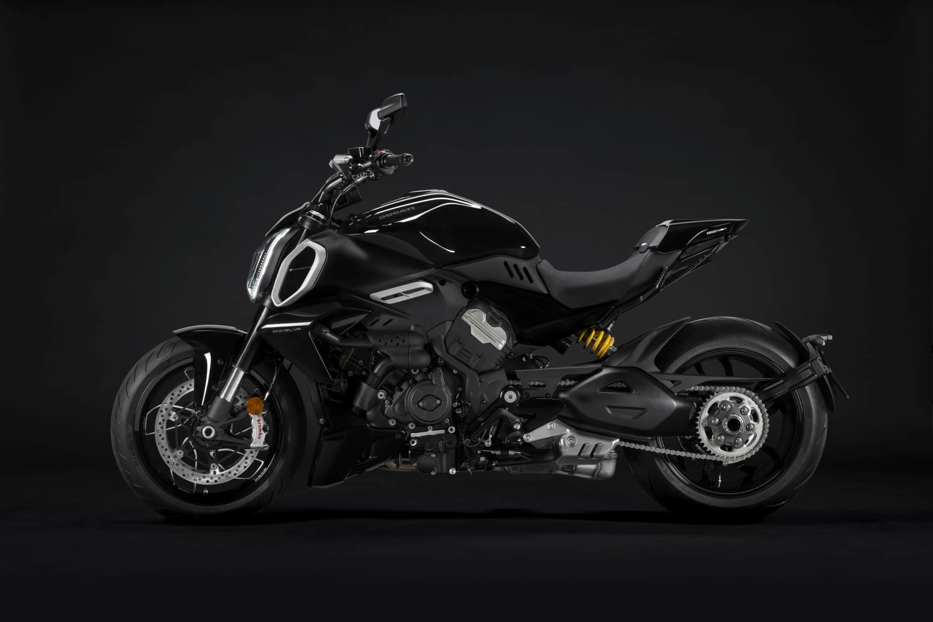Ducati Diavel V4 2023 08