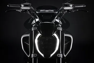 Ducati Diavel V4 2023 13