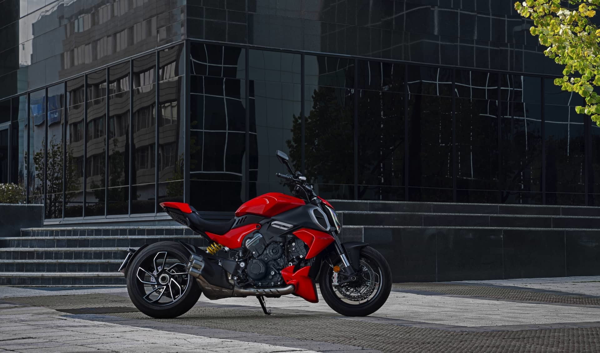 Ducati Diavel V4 2023 16