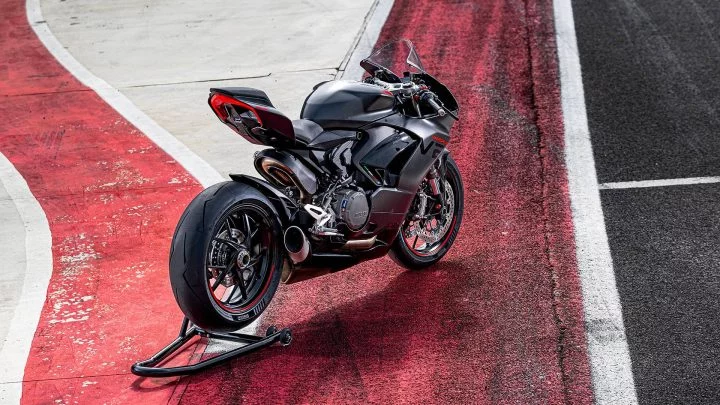 Ducati Panigale My2024 Black On Black 08