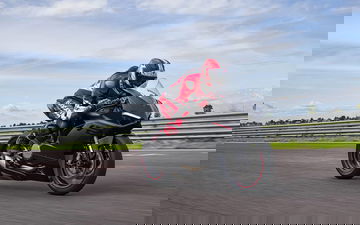 Ducati Panigale My2024 Black On Black 12