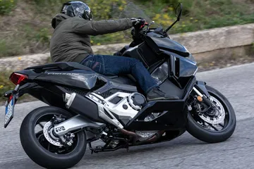 21ym Honda Forza 750