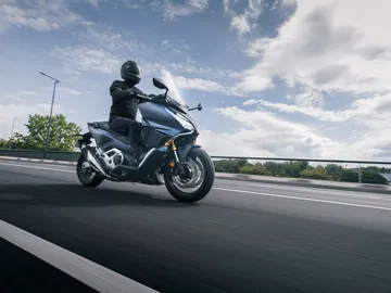 21ym Honda Forza 750