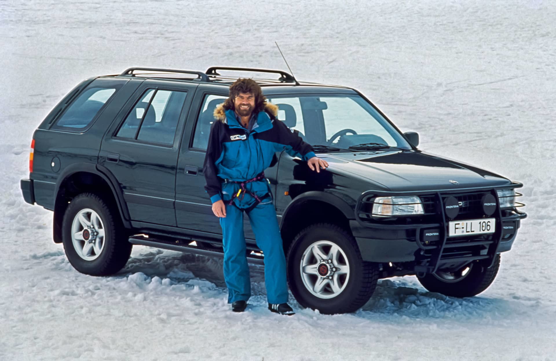 Opel Markenbotschafter Reinhold Messner Schätzt Den Opel Frontera (1995)