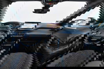 Peugeot 2008 2023 01
