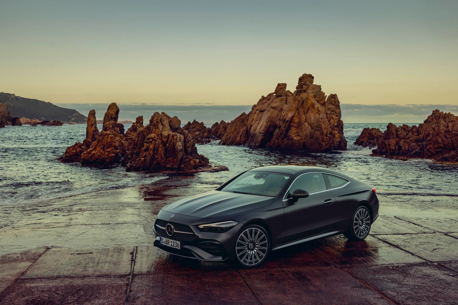 Das Neue Mercedes Benz Cle Coupé The New Mercedes Benz Cle Coupé