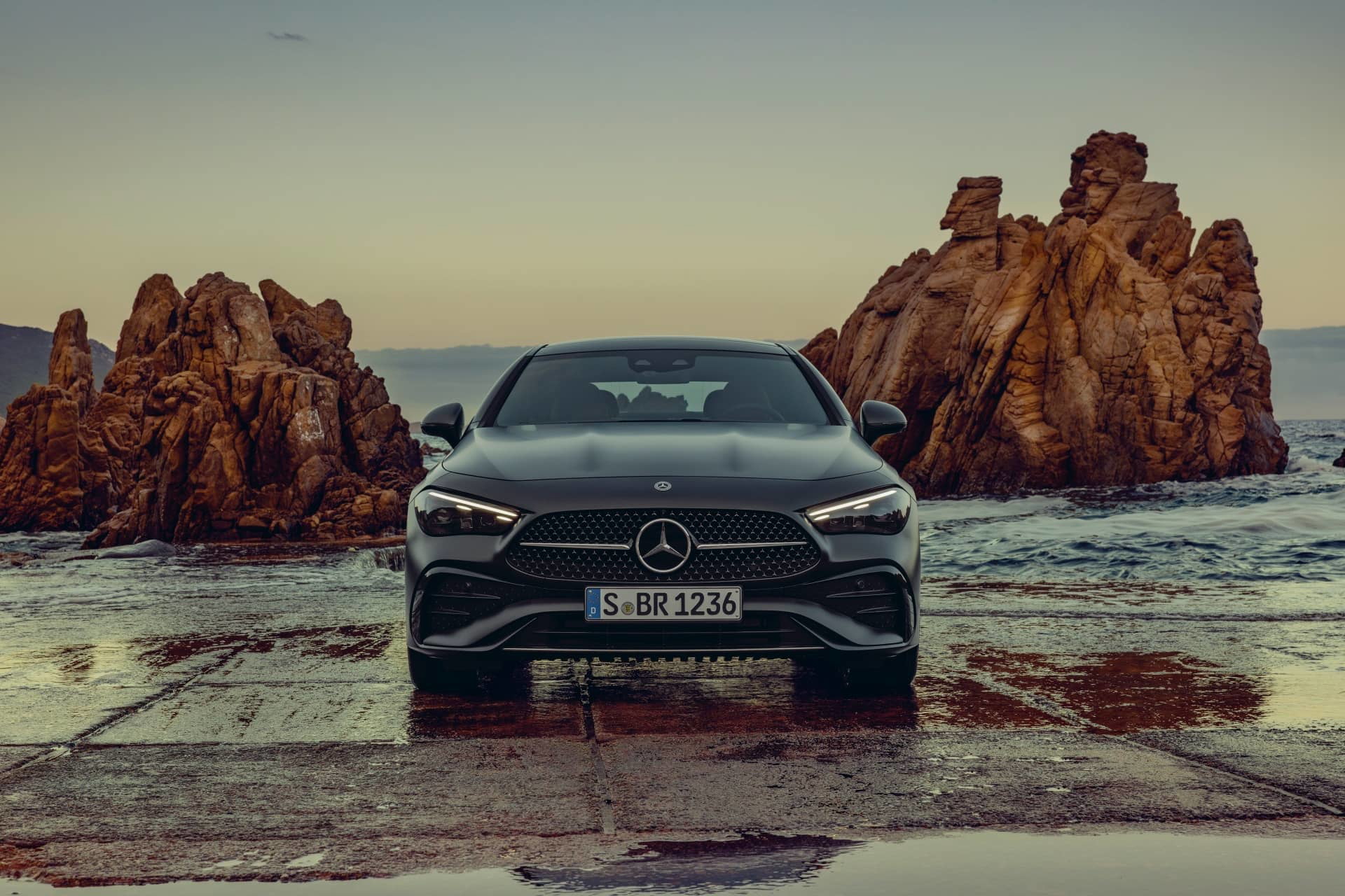 Das Neue Mercedes Benz Cle Coupé The New Mercedes Benz Cle Coupé