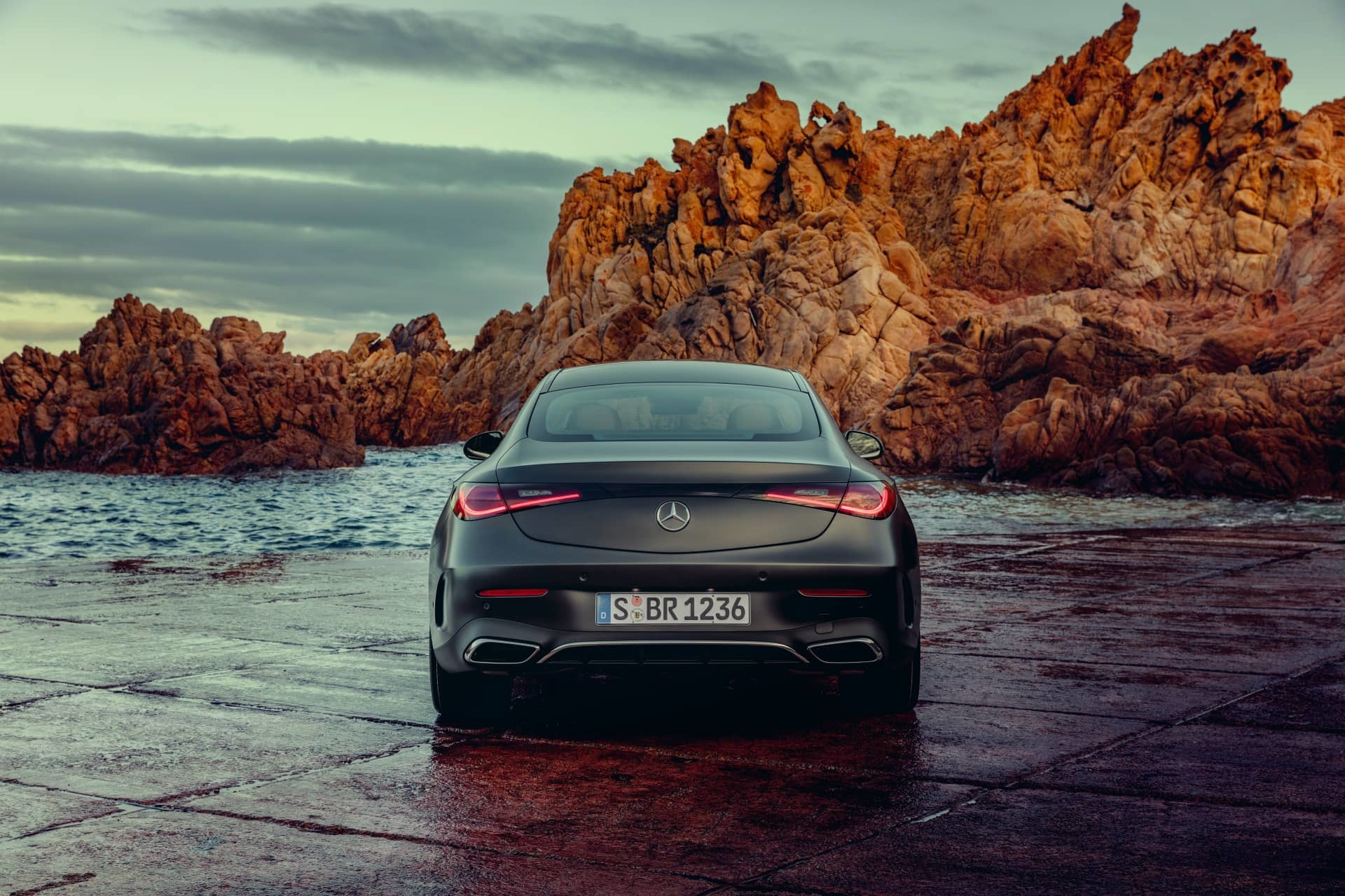 Das Neue Mercedes Benz Cle Coupé The New Mercedes Benz Cle Coupé