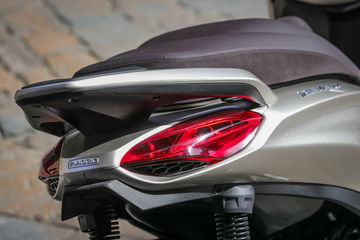 Piaggio Beverly12