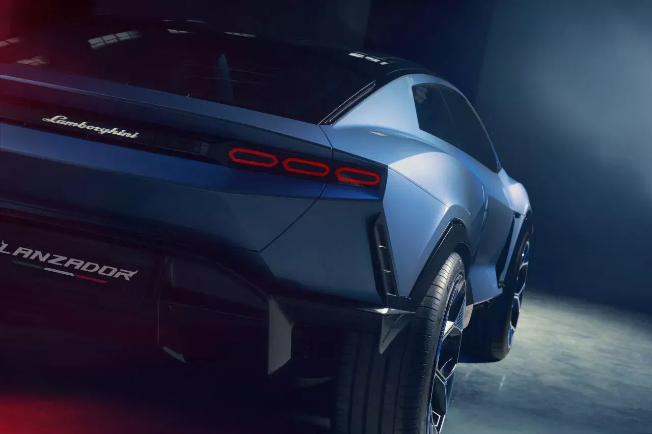 nuevo-lamborghini-lanzador-electrico-crossover-28-64dfad3d9a00f-1280x853.webp