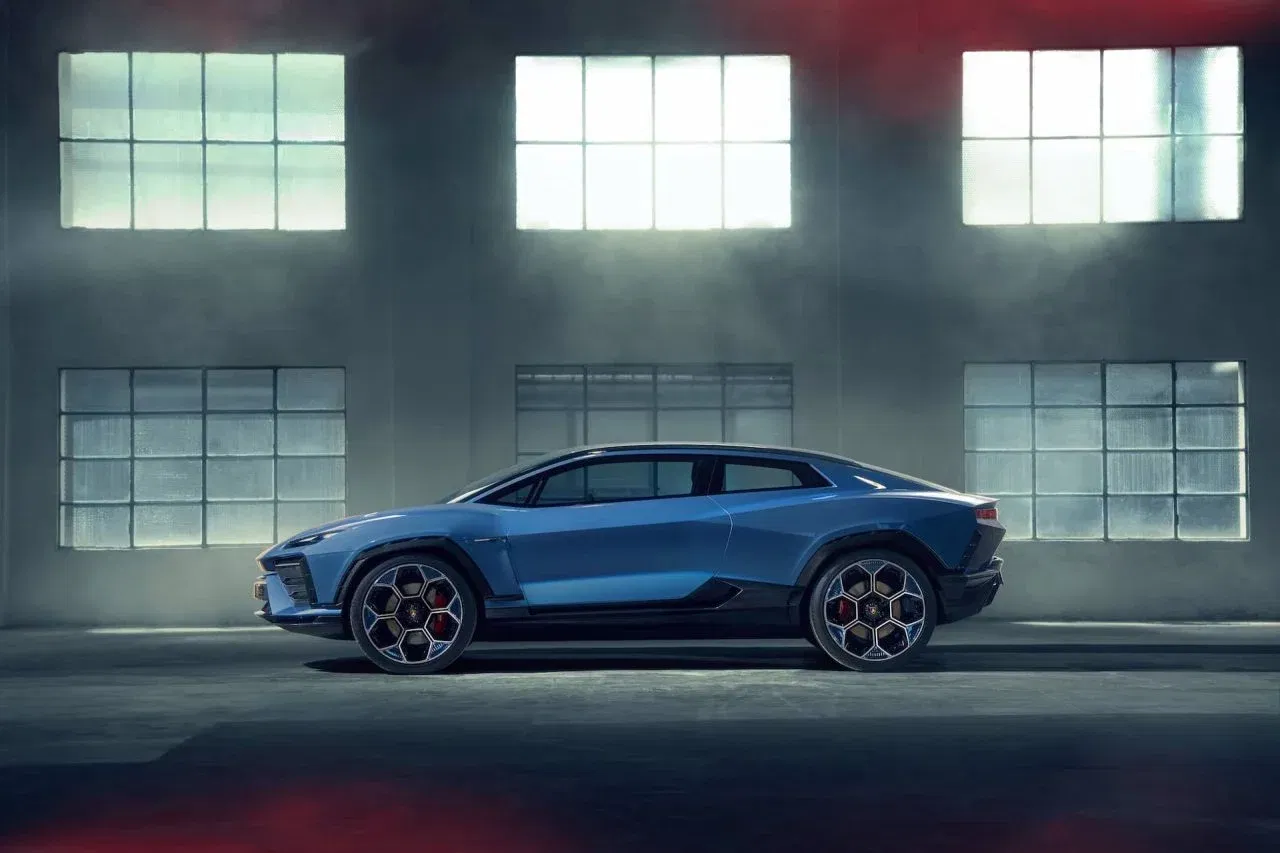 nuevo-lamborghini-lanzador-electrico-crossover-36-64dfad47b4f3b-1280x853.webp