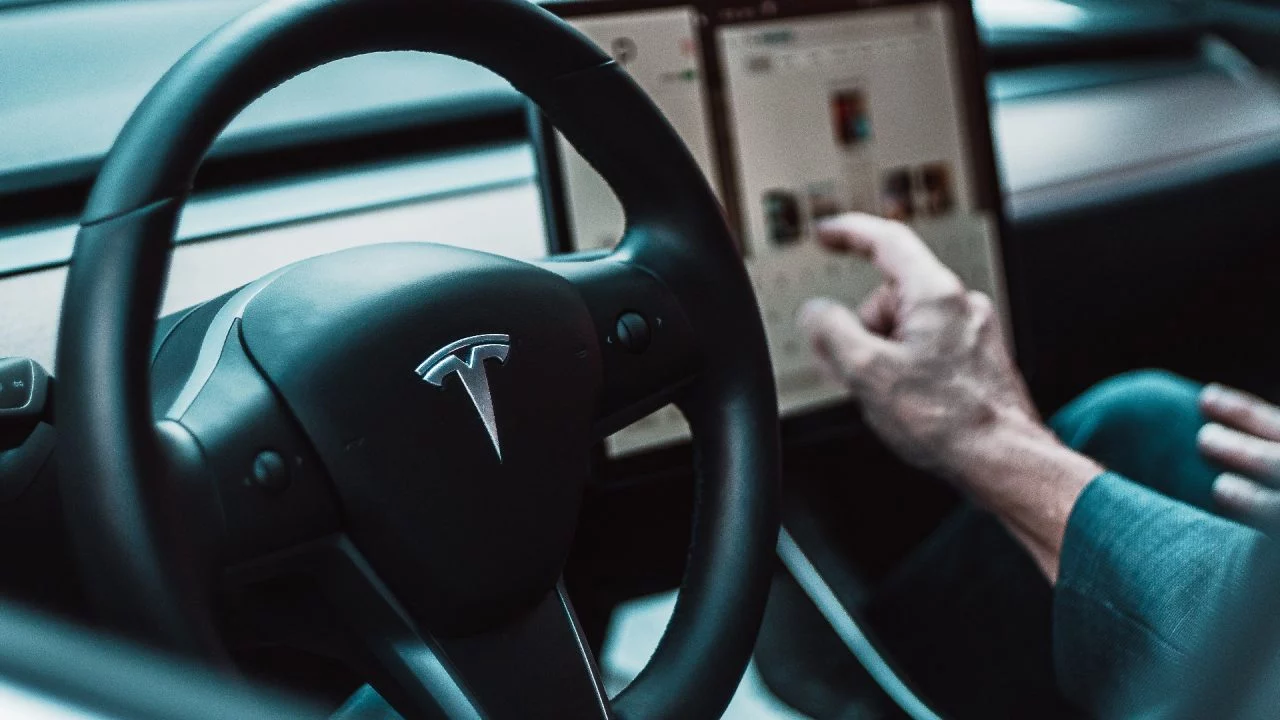 que-es-streaming-tesla-1-64ef5c649a139-1280x720.webp