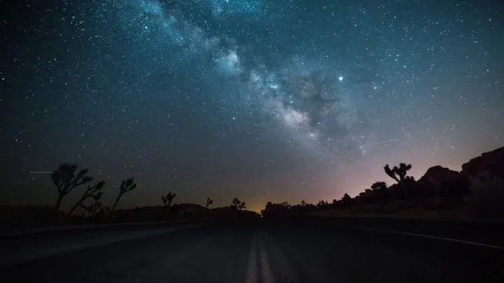 Qué es el asistente de visión nocturna de un coche?