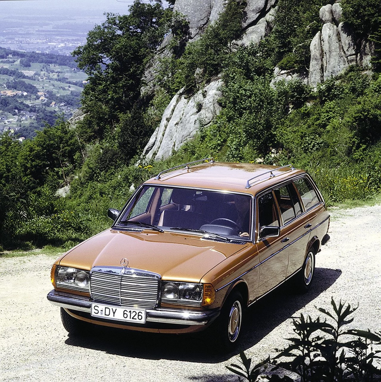 mercedes-w123-segunda-mano-19-650c3ef2ea343-1280x1285.webp