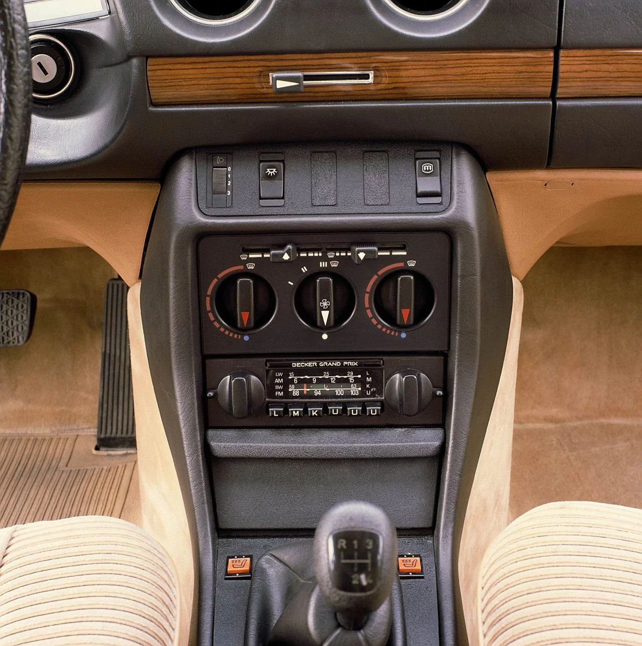 mercedes-w123-segunda-mano-7-650c3ec7ad5b8-1280x1287.webp