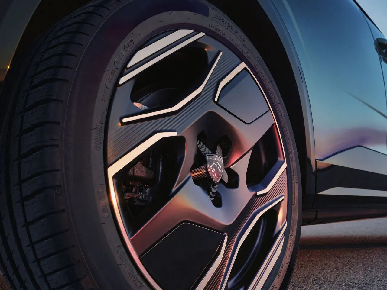 peugeot-e-3008-2024-38-65001627e3d3a-1280x960.webp