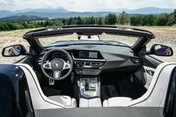 bmw-z4-interior-carga-inalambrica-iphone