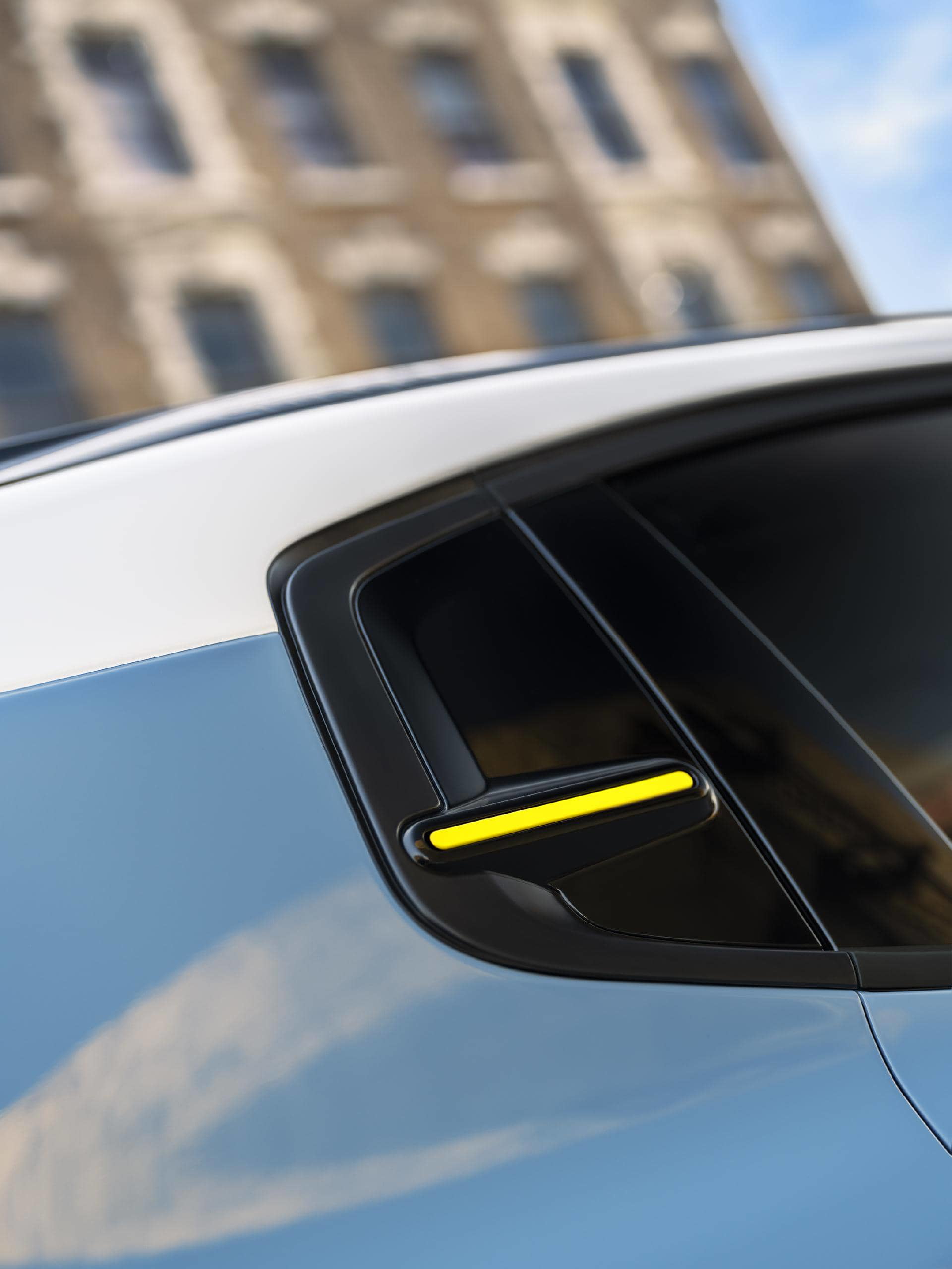 Vista cercana del Airbump® en Citroën C3 con detalle amarillo.