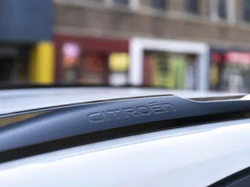 Imagen del techo bitono Citroën C3, enfocando la textura y el diseño.