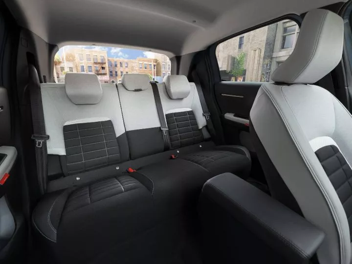 Vista de los asientos traseros del Citroën C3, demostrando confort y espacio.
