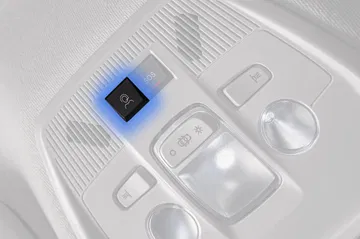 Vista del mando del techo solar del Citroën C3, resaltando su ergonomía y accesibilidad.