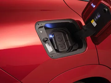 Vista aérea del compartimento del motor del BMW X2, mostrando la disposición.