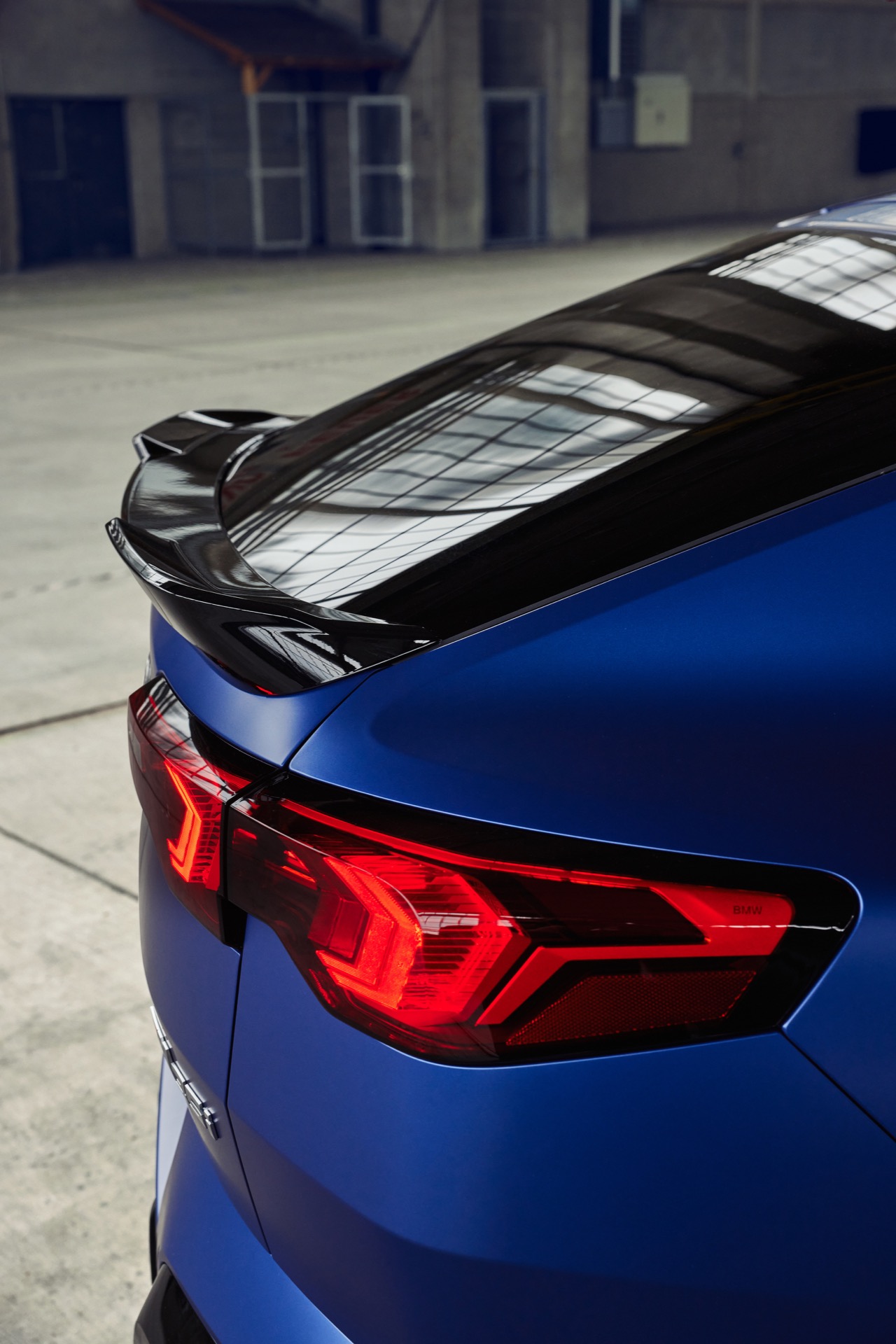 Luces traseras LED con diseño característico del BMW X2.