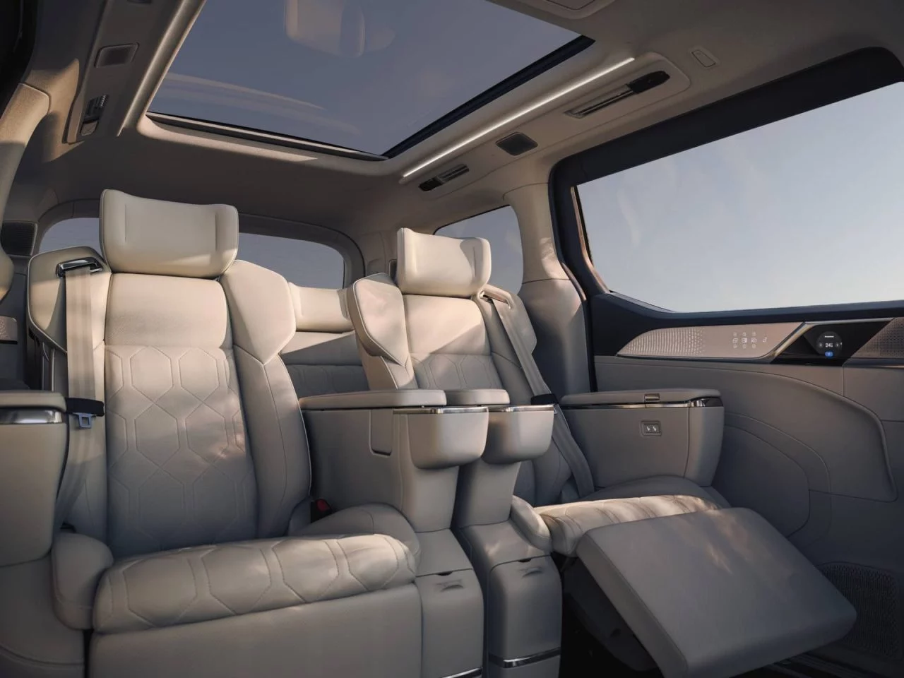 volvo-em90-2024-16-1280x960.webp