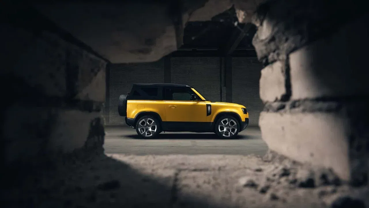 land-rover-defender-90-cabrio-heritage-customs-2024-04-1280x720.webp