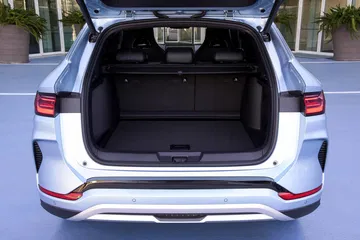 Vista del maletero del BYD Seal U, amplio y práctico para la carga diaria