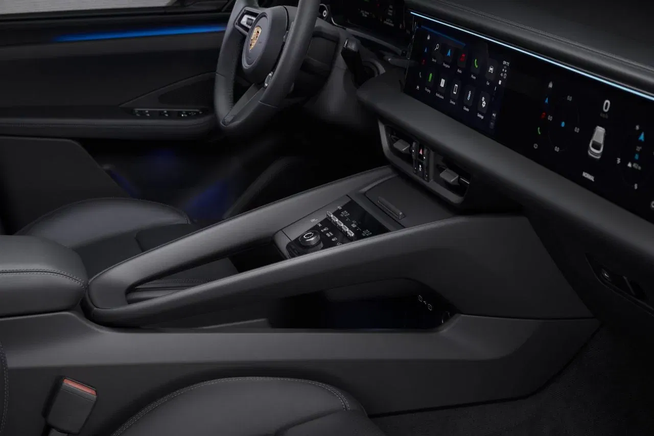 porsche-macan-4-interior-2024-9-1280x853.webp