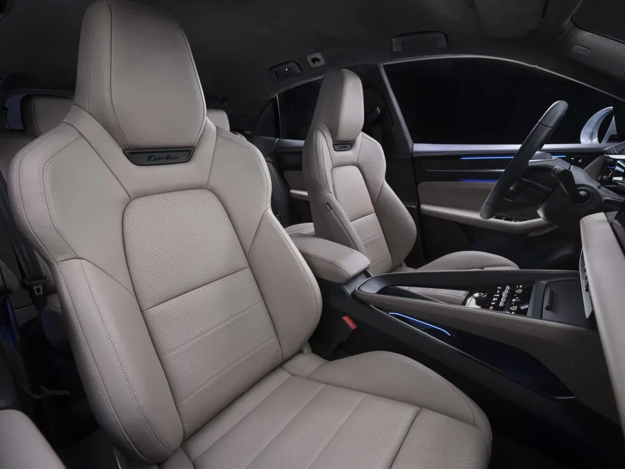 porsche-macan-turbo-interior-2024-9-1280x960.webp