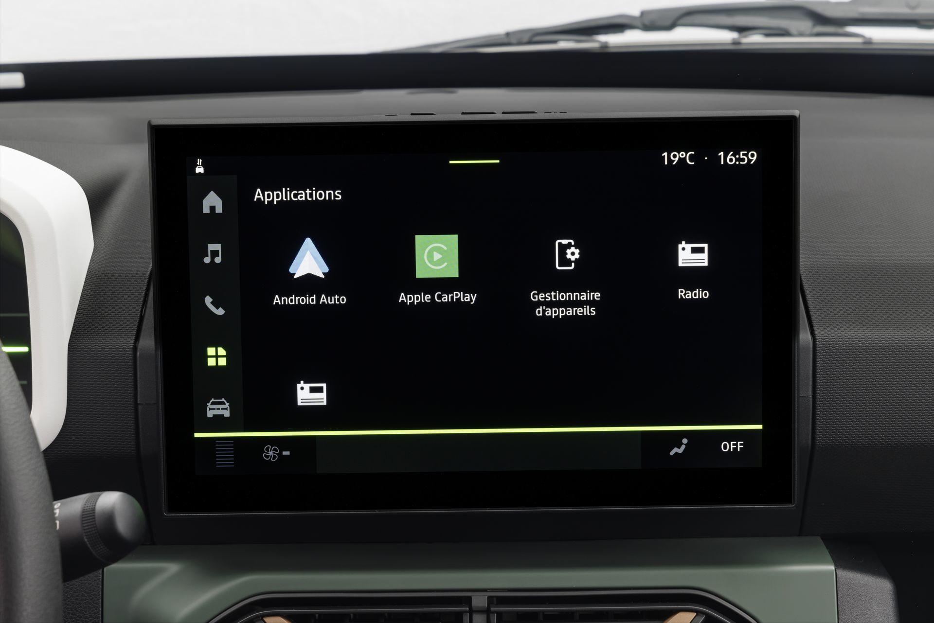 Vista del sistema de infotainment del Dacia Spring, nítido y funcional.