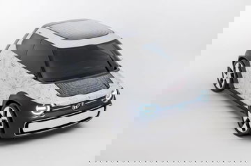 Honda explora un diseño sostenible y futurista en el Salón de Milán.