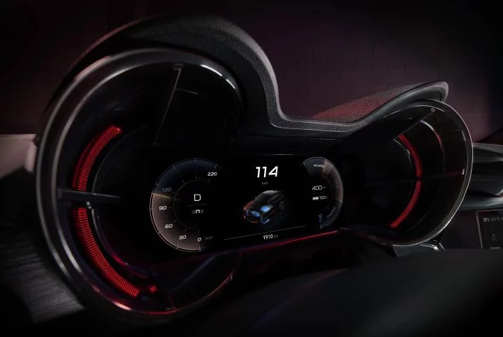 Vista detallada del cuadro de instrumentos digital del Alfa Romeo Milano 2024.
