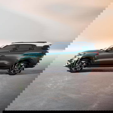Vista lateral del Citroën EC3 Aircross mostrando su línea dinámica y moderna.