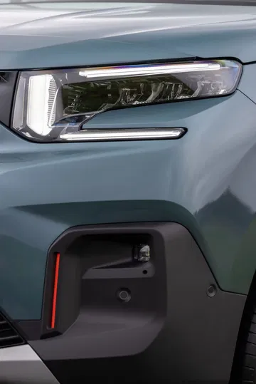 Detalle del innovador diseño del faro del Citroën Berlingo.