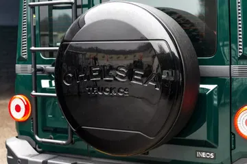 Cubierta personalizada de la rueda de repuesto del Ineos Grenadier.