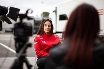 Marta García en entrevista, destacando su rol en Prema F1 Academy.