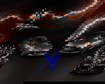 Tres modelos de Maserati con su visión Folgore, destacando innovación y deportividad.