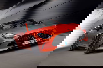 Vista dinámica del Mercedes-AMG GT 63 S E Performance 2024 en acción.